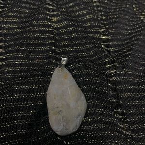 Quartz rock pendent